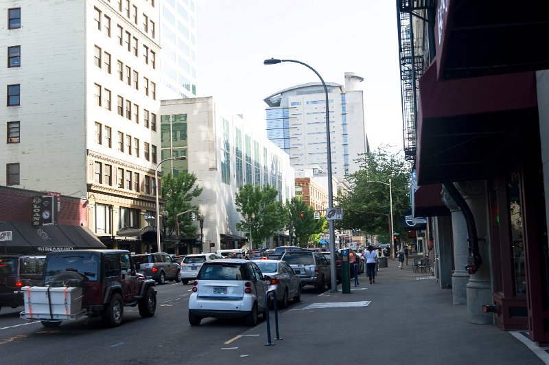 20150827_172242 D3S.jpg - Scene, central city, Portland, OR